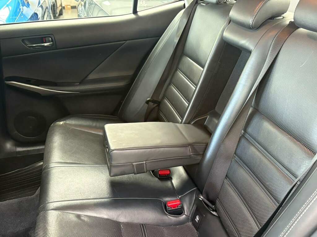 Lexus IS Saloon 2.5 300H Premier E-cvt Euro 5 Ss 20 Silver #36