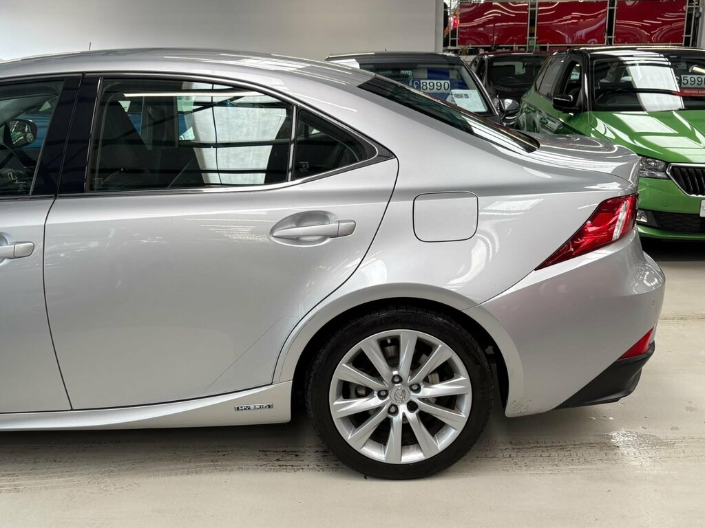 Lexus IS Saloon 2.5 300H Premier E-cvt Euro 5 Ss 20 Silver #40