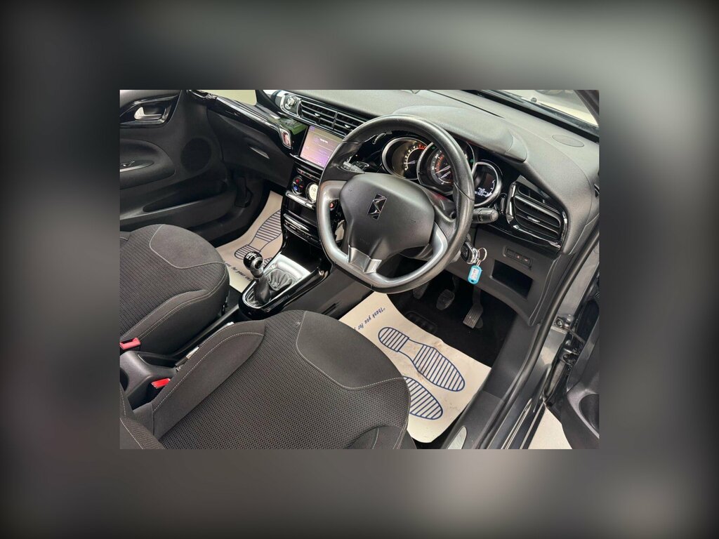 DS DS 3 1.6 Bluehdi Dstyle Nav Hatchback Grey #2