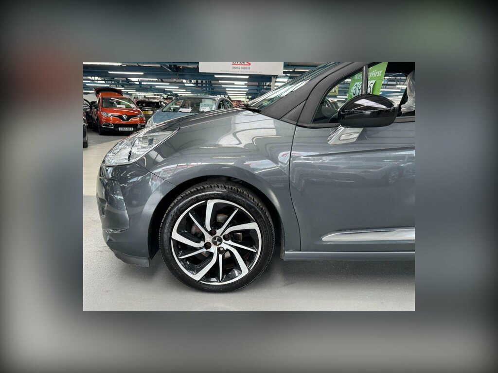 DS DS 3 1.6 Bluehdi Dstyle Nav Hatchback Grey #3
