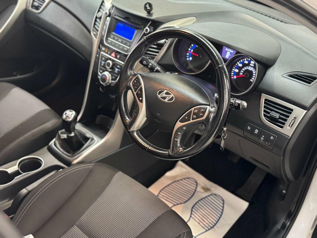 Hyundai I30 1.6 Crdi Blue Drive Active Euro 5 Ss White #3