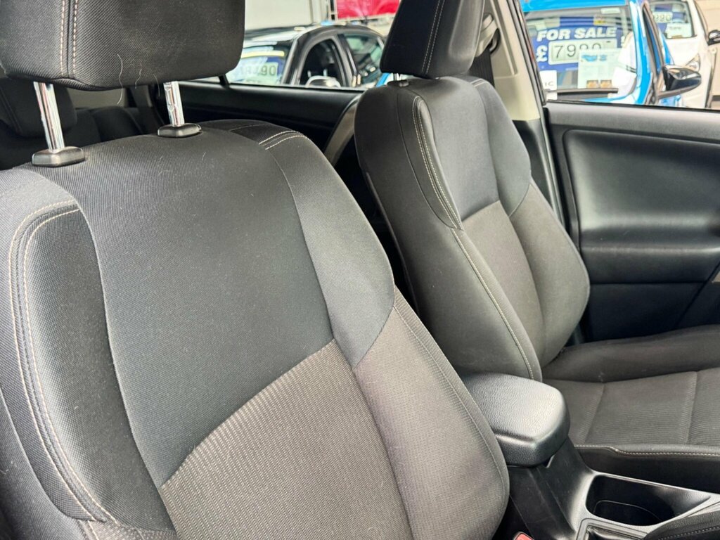 Toyota Rav 4 2.0 V-matic Icon Red #25