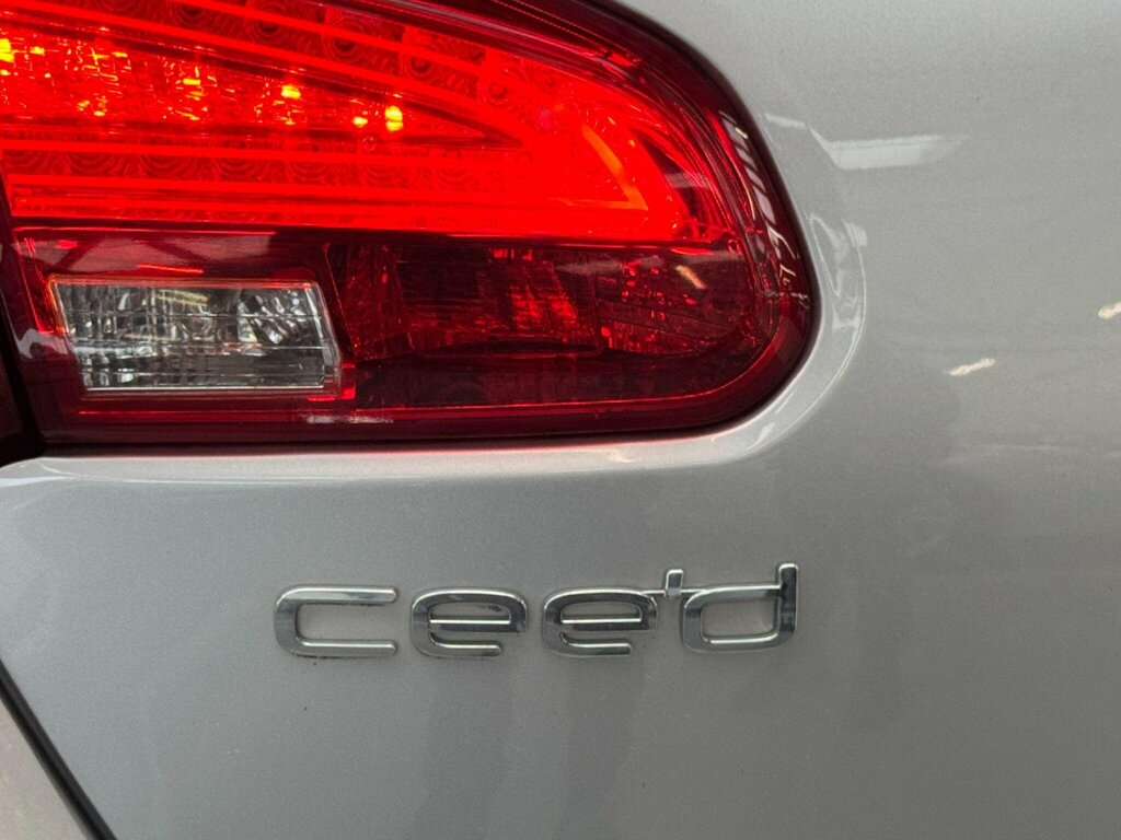 Kia Ceed 1.6 Crdi 2 Sportswagon Euro 5 Silver #71