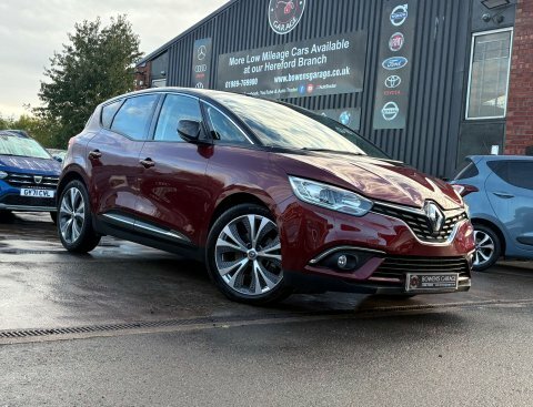 Renault Scenic 1.5 Scenic Dynamique Red