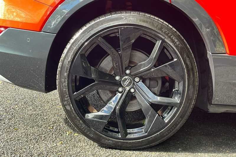 Audi E-tron 230Kw 50 Quattro 71Kwh Sport Red #6