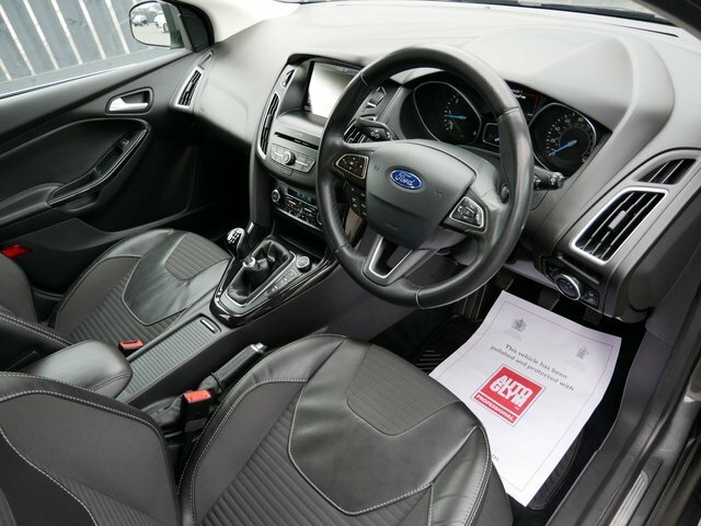 Ford Focus 1.0 Ecoboost 125 Titanium Grey #10