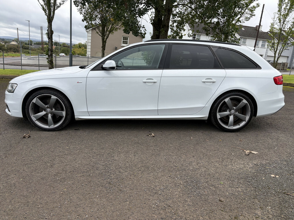 Audi A4 Saloon 2.0 Tdi Black Edition Euro 5 Ss 201 Red #8