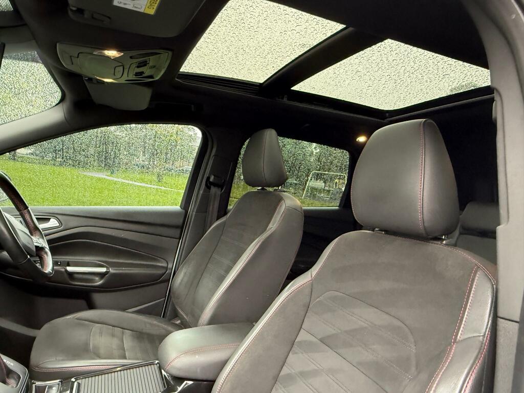 Ford Kuga St-line X 4X4 White #4