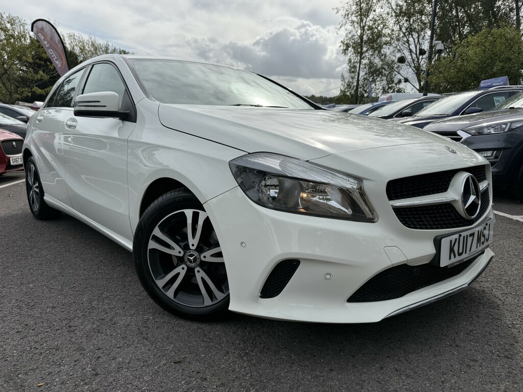 Mercedes-Benz A Class 1.5 A180d Se White #4