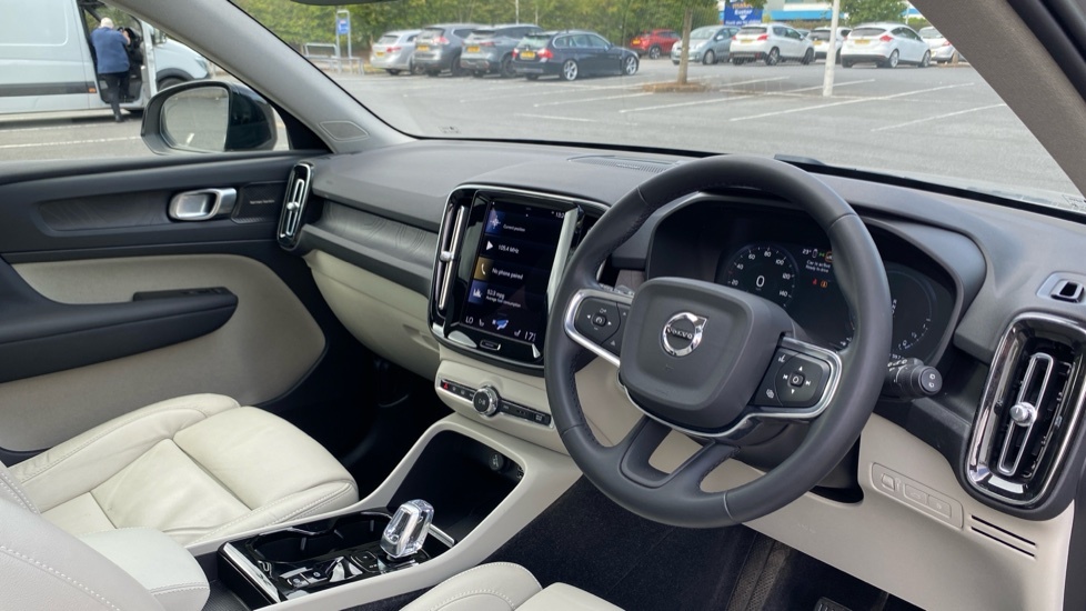 Volvo XC40 Ultimate Silver #4