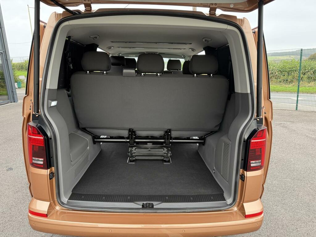 Volkswagen Transporter Shuttle 2.0 Tdi Se 150 7 Speed Dsg Minibus Double Cab Brown #3
