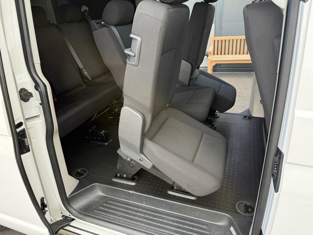 Volkswagen Transporter Shuttle 2.0 Tdi Bmt 150Ps Se Minibus Dsg - 2019 19 Black #14