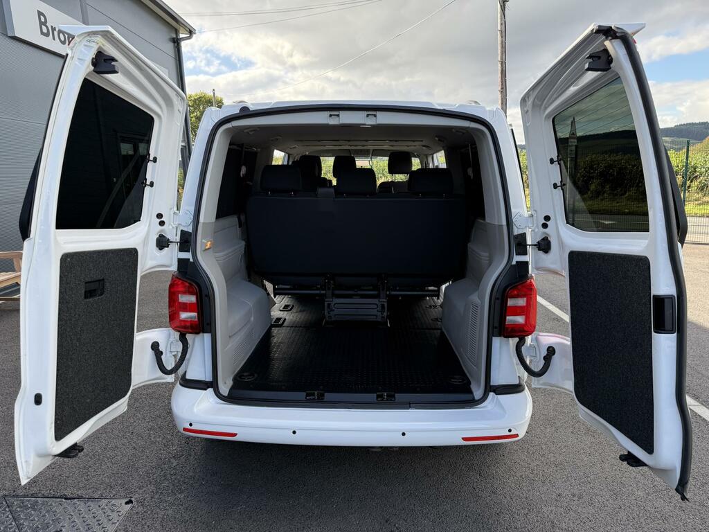 Volkswagen Transporter Shuttle 2.0 Tdi Bmt 150Ps Se Minibus Dsg - 2019 19 Black #16
