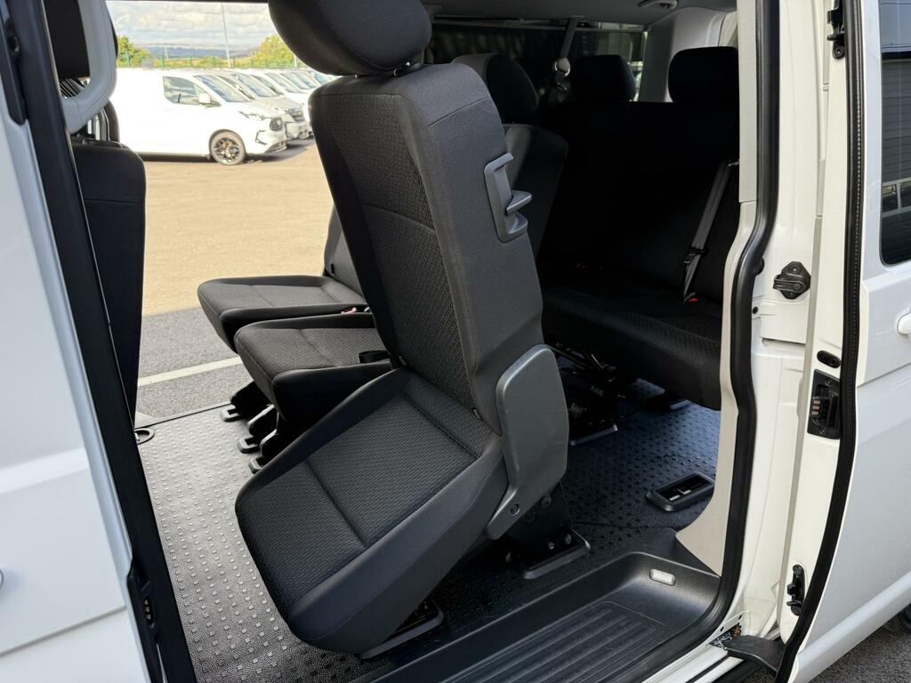 Volkswagen Transporter Shuttle 2.0 Tdi Bmt 150Ps Se Minibus Dsg - 2019 19 Black #11