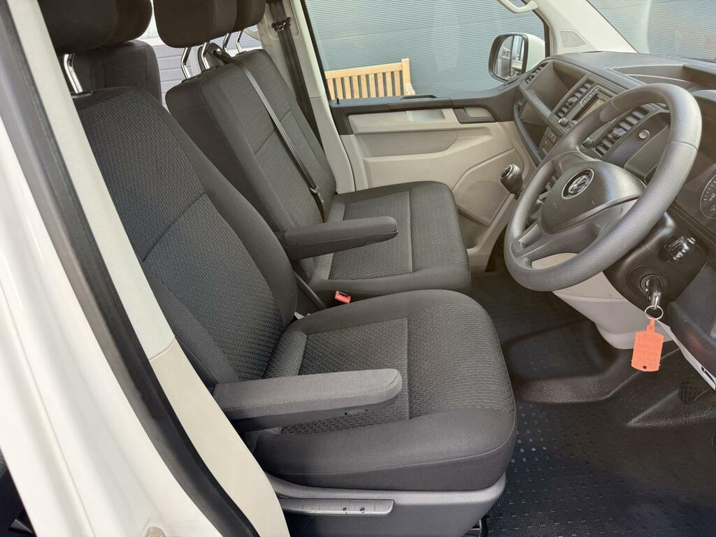 Volkswagen Transporter Shuttle 2.0 Tdi Bmt 150Ps Se Minibus Dsg - 2019 19 Black #20