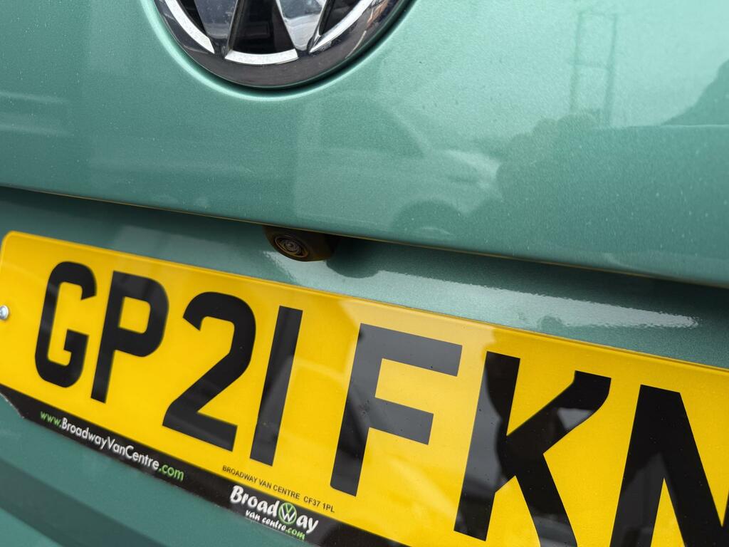 Volkswagen Transporter Shuttle 2.0 Tdi Se 150 7 Speed Dsg Minibus Double Cab Green #5