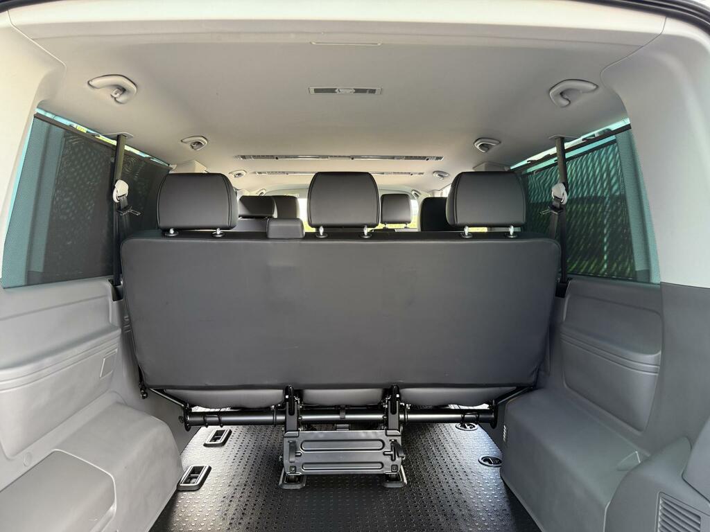 Volkswagen Transporter Shuttle 2.0 Tdi Se 150 7 Speed Dsg Minibus Double Cab White #3