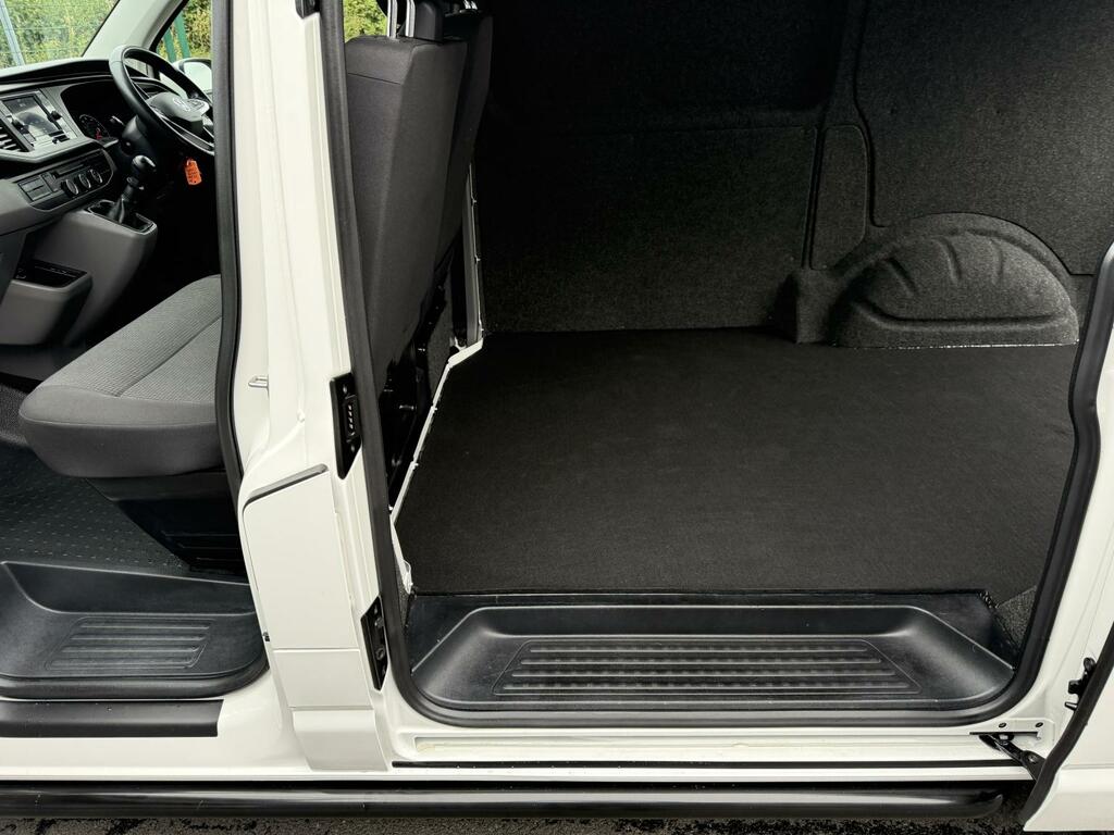 Volkswagen Transporter 2.0 Tdi Startline Window Van Swb White #3
