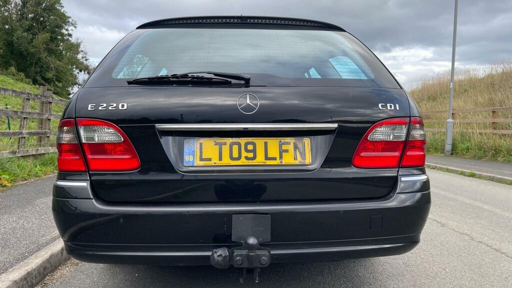 Mercedes-Benz E Class Saloon 3.0 E320 Cdi Sport G-tronic 200909 Silver #15