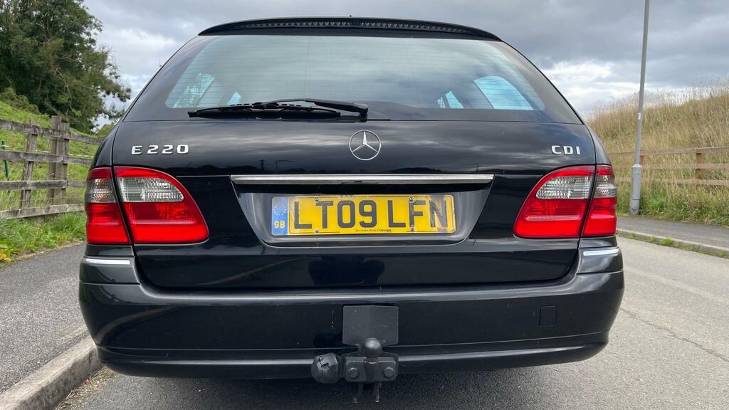 Mercedes-Benz E Class Saloon 3.0 E320 Cdi Sport G-tronic 200909 Silver #14