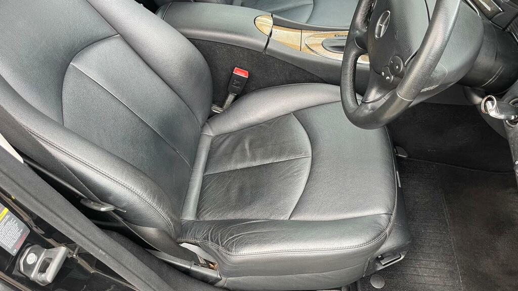 Mercedes-Benz E Class Saloon 3.0 E320 Cdi Sport G-tronic 200909 Silver #24