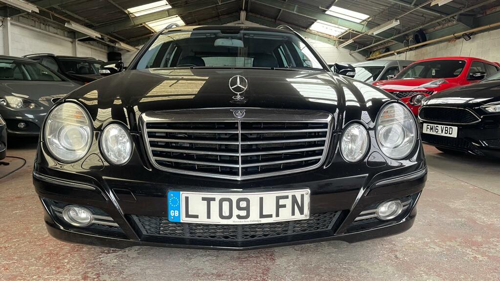 Mercedes-Benz E Class Saloon 3.0 E320 Cdi Sport G-tronic 200909 Silver #9
