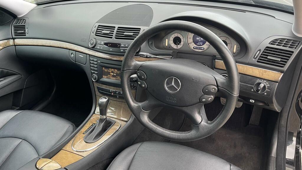 Mercedes-Benz E Class Saloon 3.0 E320 Cdi Sport G-tronic 200909 Silver #25