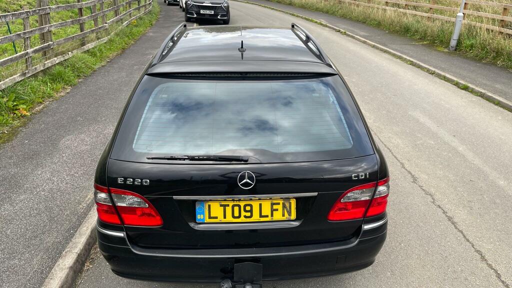 Mercedes-Benz E Class Saloon 3.0 E320 Cdi Sport G-tronic 200909 Silver #13