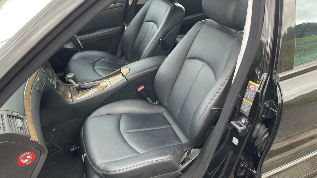 Mercedes-Benz E Class Saloon 3.0 E320 Cdi Sport G-tronic 200909 Silver #29