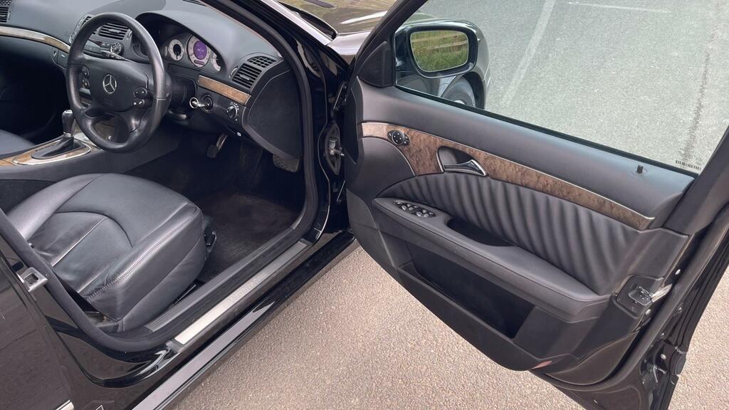 Mercedes-Benz E Class Saloon 3.0 E320 Cdi Sport G-tronic 200909 Silver #22