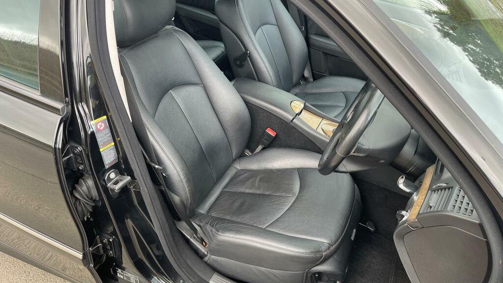 Mercedes-Benz E Class Avantgarde Black #2