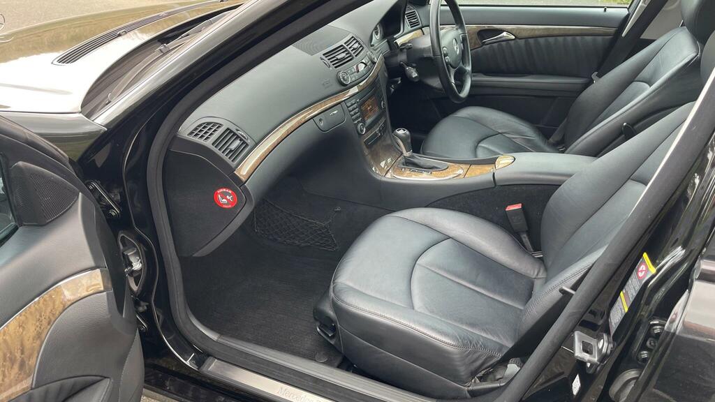 Mercedes-Benz E Class Saloon 3.0 E320 Cdi Sport G-tronic 200909 Silver #28