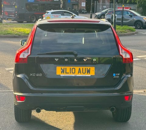 Volvo XC60 2.4 D5 Se Black #4
