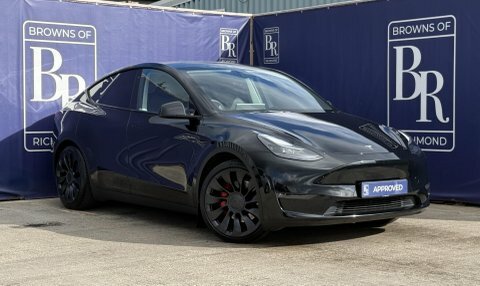 Tesla Model Y Dual Motor Performance Black
