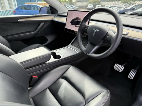 Tesla Model Y Dual Motor Performance Black #2