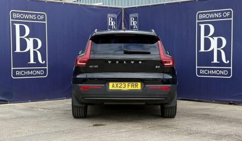 Volvo XC40 2.0 B4 Mhev Black #5