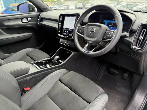 Volvo XC40 2.0 B4 Mhev Black #2