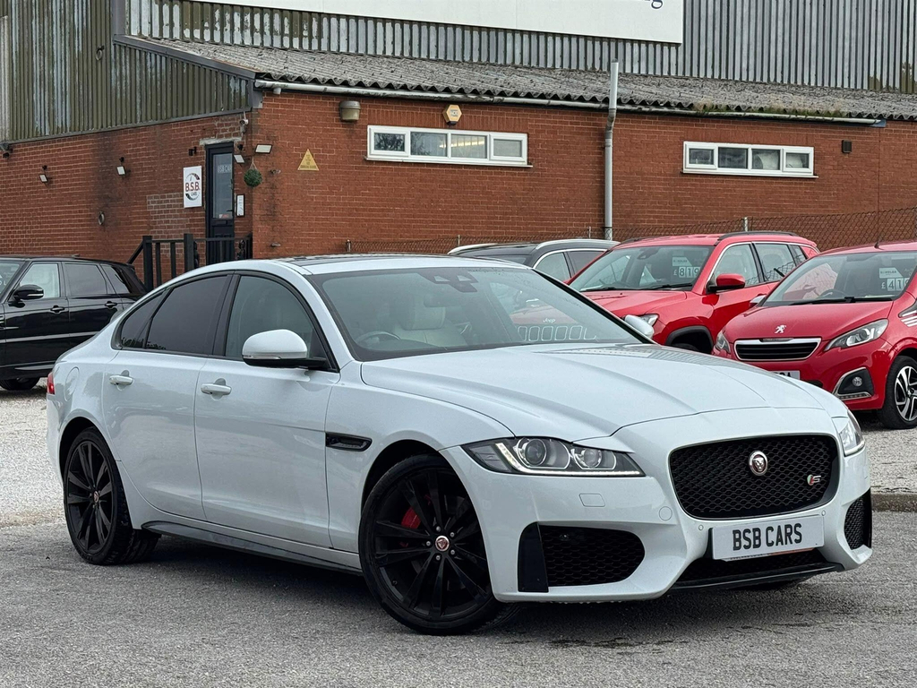 Jaguar XF Saloon White