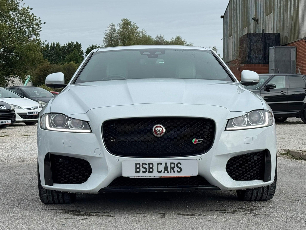 Jaguar XF Saloon White #2