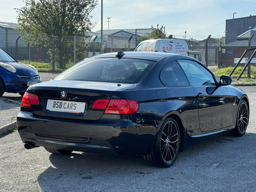 BMW 3 Series Estate 318D Blue #8