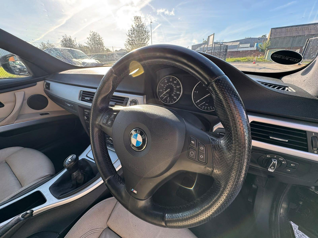 BMW 3 Series Estate 318D Blue #44