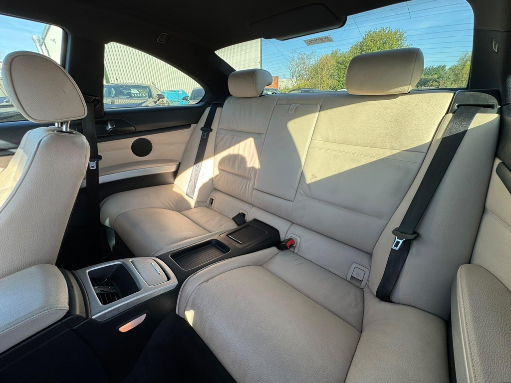BMW 3 Series Estate 318D Blue #17