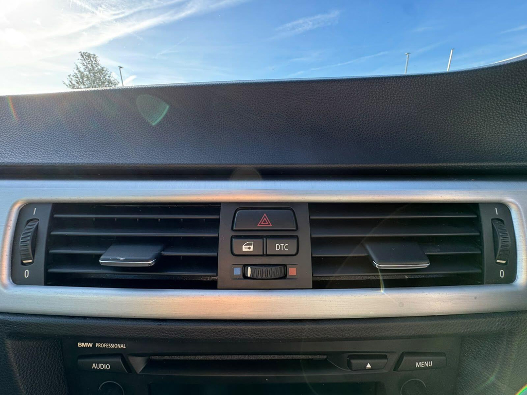 BMW 3 Series Estate 318D Blue #25