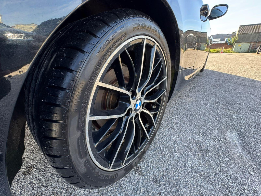 BMW 3 Series Estate 318D Blue #32