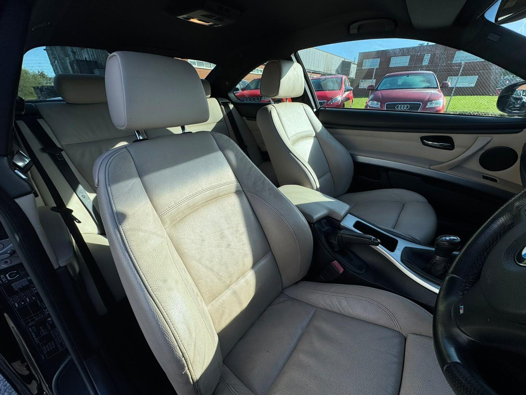 BMW 3 Series Estate 318D Blue #13
