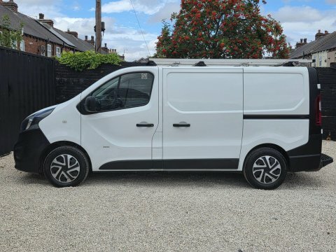 Vauxhall Vivaro 1.6 Cdti 2900  #2