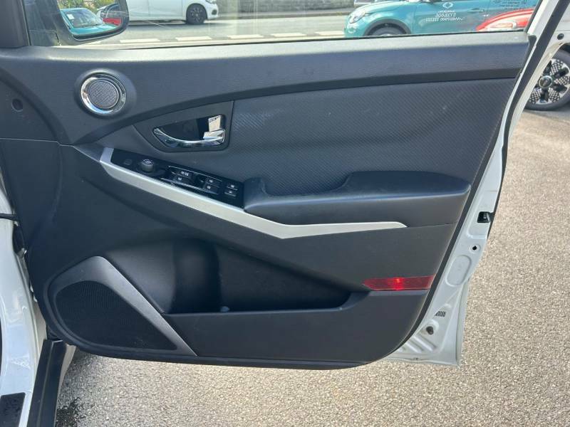 SsangYong Korando 2.2 Elx 4X4 White #14