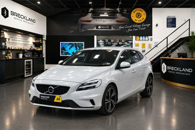 Volvo V40 2.0 T3 R-design Edition Hatchback Manua White #3