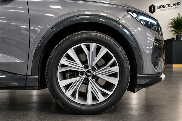 Audi Q4 E Tron 40 Sport Suv 82Kwh 204 Ps Grey #3