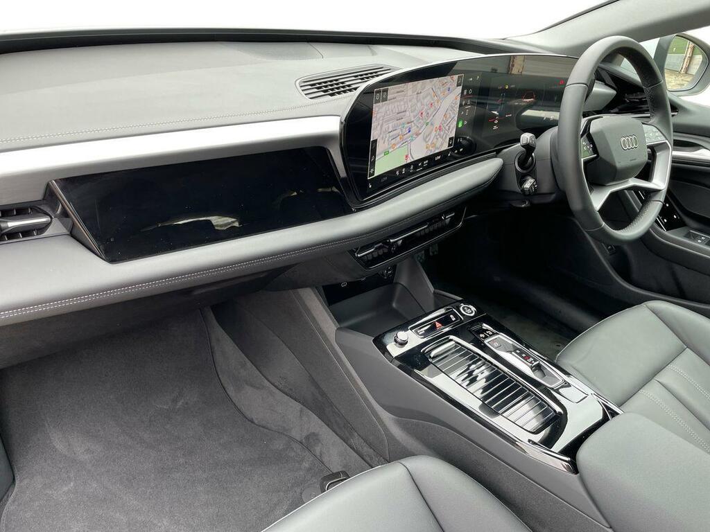Audi A6 E-tron Avant 100Kwh Performance Sport White #2